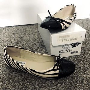 Steve Madden Tipie Zebra Flats - Size 6